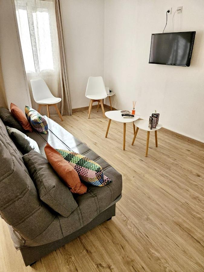 Apartamento Familiar En Triana Севиля Екстериор снимка
