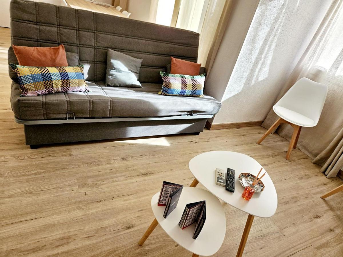 Apartamento Familiar En Triana Севиля Екстериор снимка