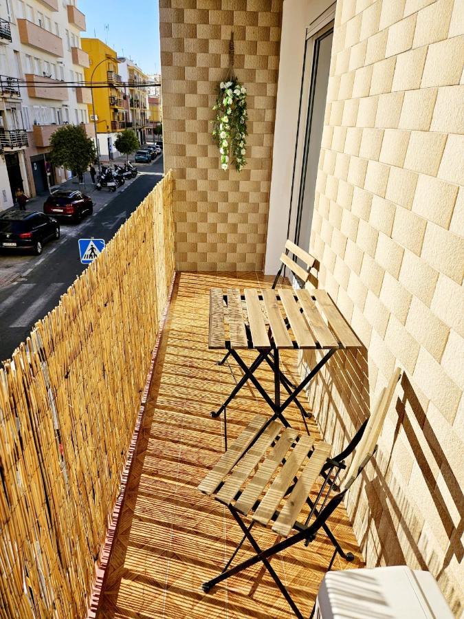 Apartamento Familiar En Triana Севиля Екстериор снимка