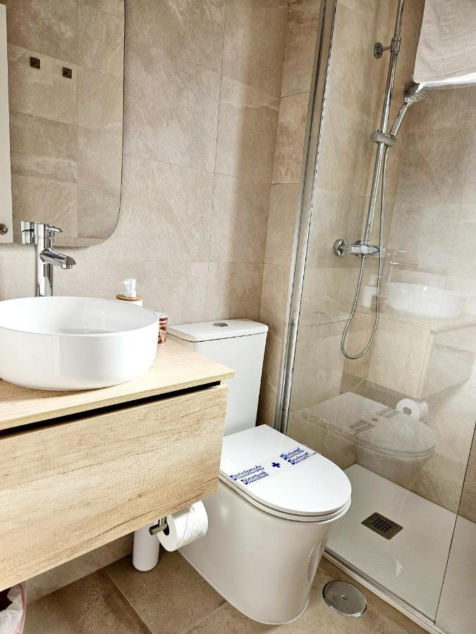 Apartamento Familiar En Triana Севиля Екстериор снимка