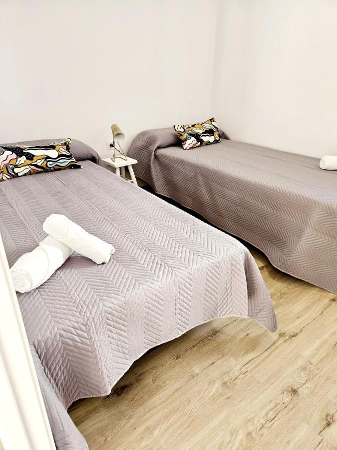 Apartamento Familiar En Triana Севиля Екстериор снимка